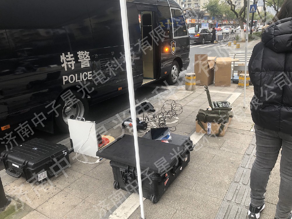 特警支隊培訓-便攜式X光機