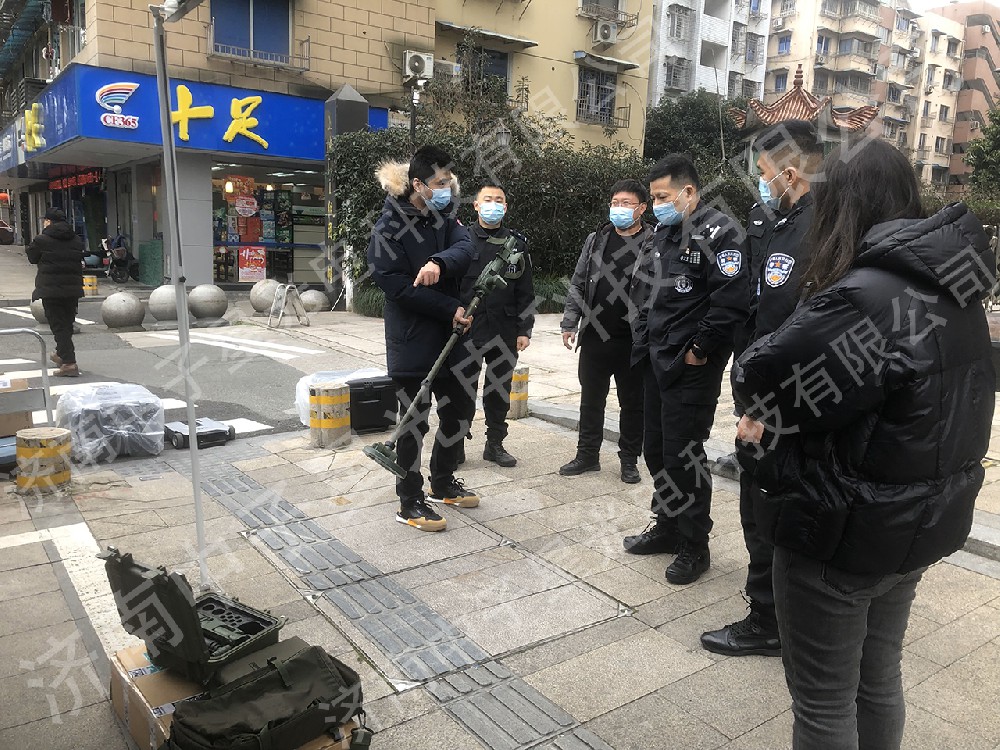 特警支隊培訓-便攜式X光機